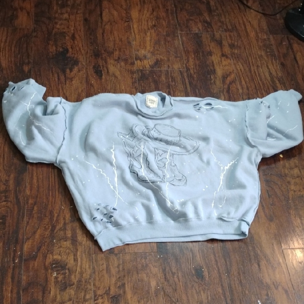 Vintage Light Blue Pullover Sweatshirt with Graphic